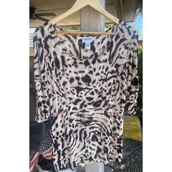 Chico’s Travelers Black Ivory Tan Animal Print Short Gathered Sleeve Top Size 2 - Picture 1 of 7
